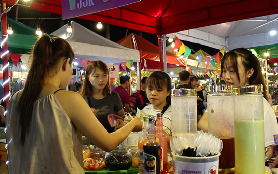 Phiên chợ cuối tuần ở đà nẵng rất thu hút khách du lịch