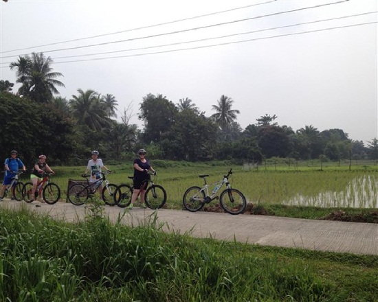 Tour đạp xe đạp đến làng Hồi Giáo Koh Klang
